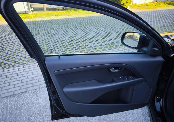 Volvo V70 cena 46900 przebieg: 232000, rok produkcji 2016 z Kutno małe 137